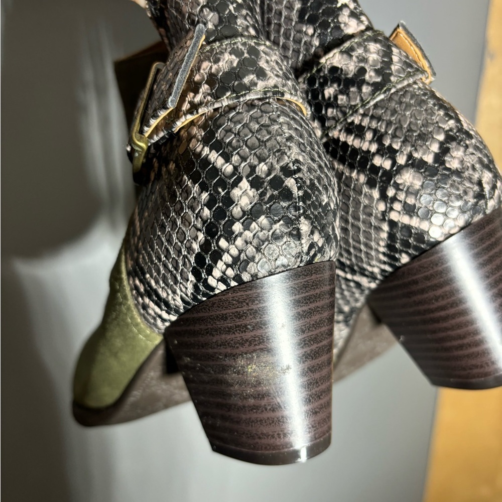 Vionic Naomi Suede Faux Snakeskin Boots Size 6.5 - Picture 5 of 8